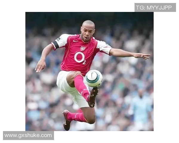 足球界的传奇7号球星是谁他们的辉煌成就与影响力揭秘