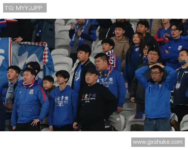 上海绿地申花迎战江苏队争夺胜利全力以赴展现球队实力与拼搏精神